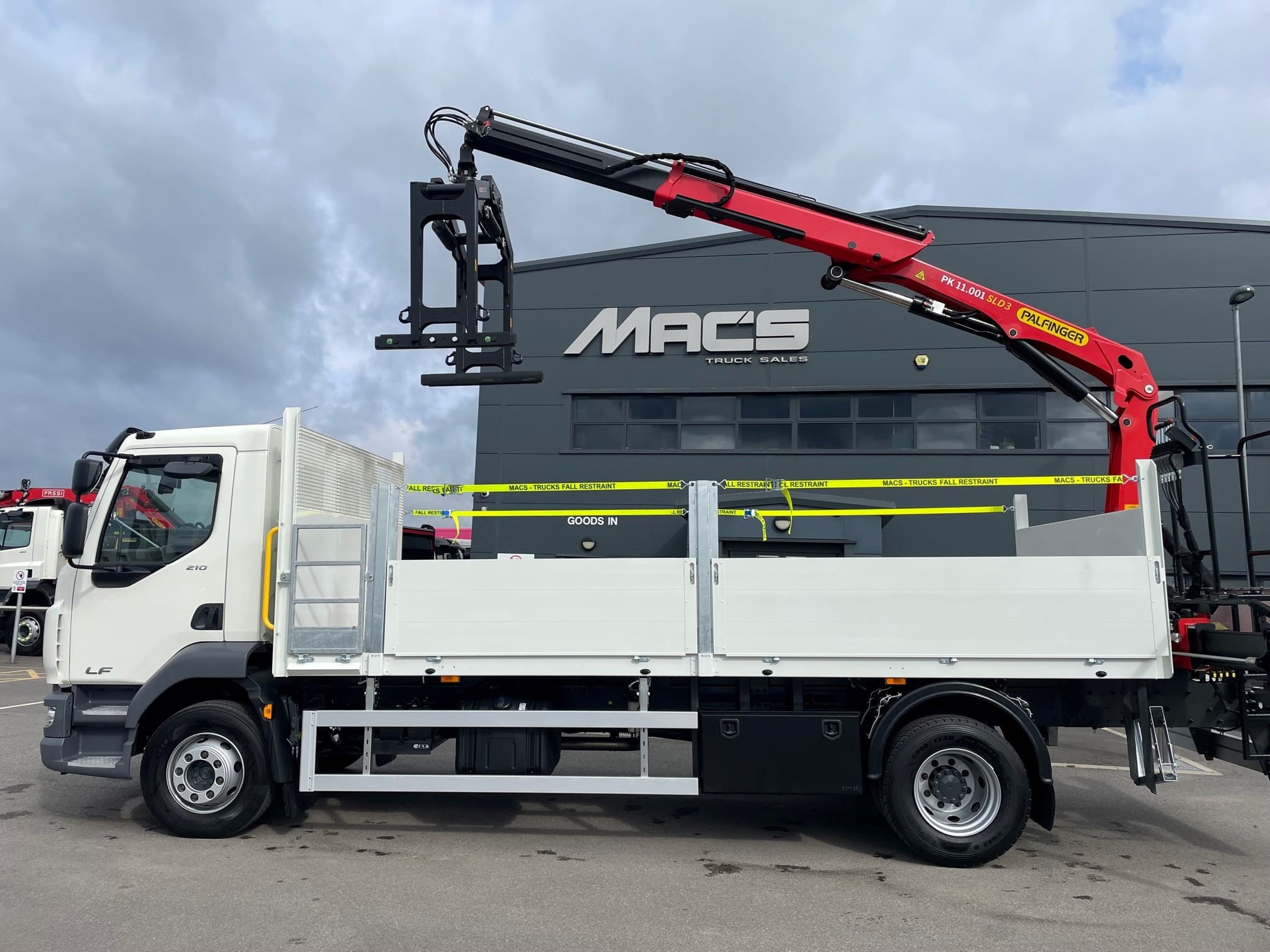 An 18 tonne builders merchant truck ready to rent or hire