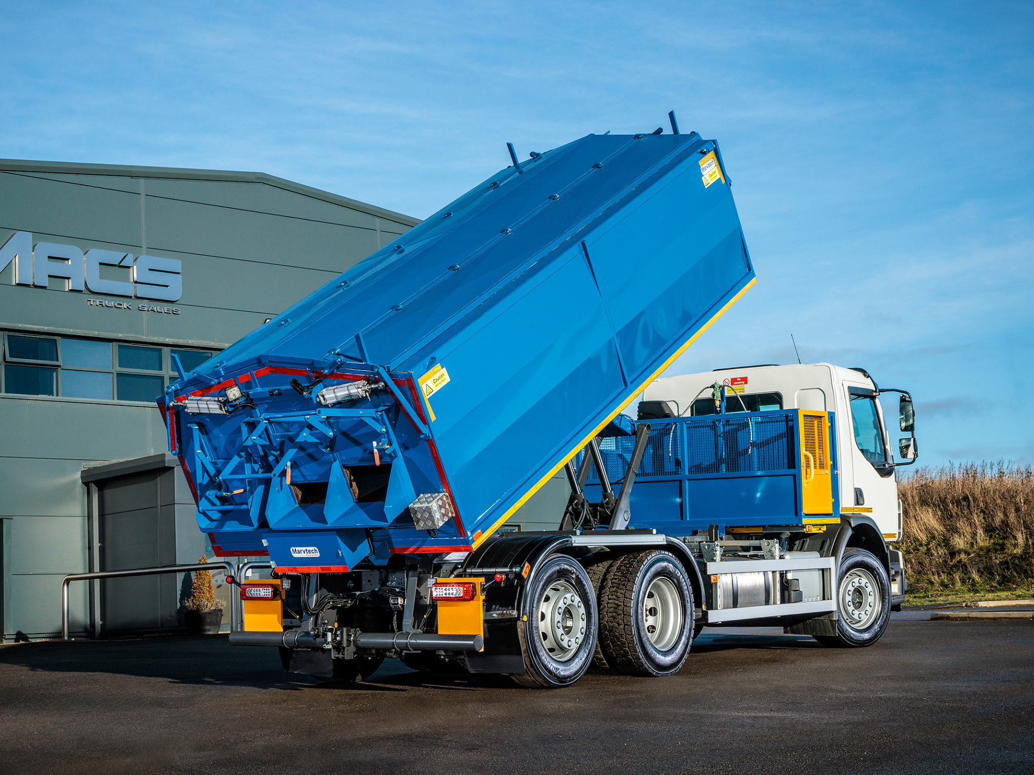 26 tonne hot box truck ready to rent or hire